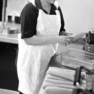 Boite distributrice de 100 tablier polyéthulène 2